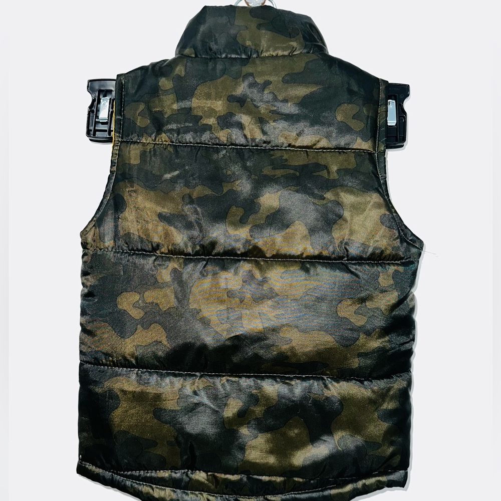 DKNY Camouflage Vest with Vibrant Yellow Lining - Picture 5 of 7
